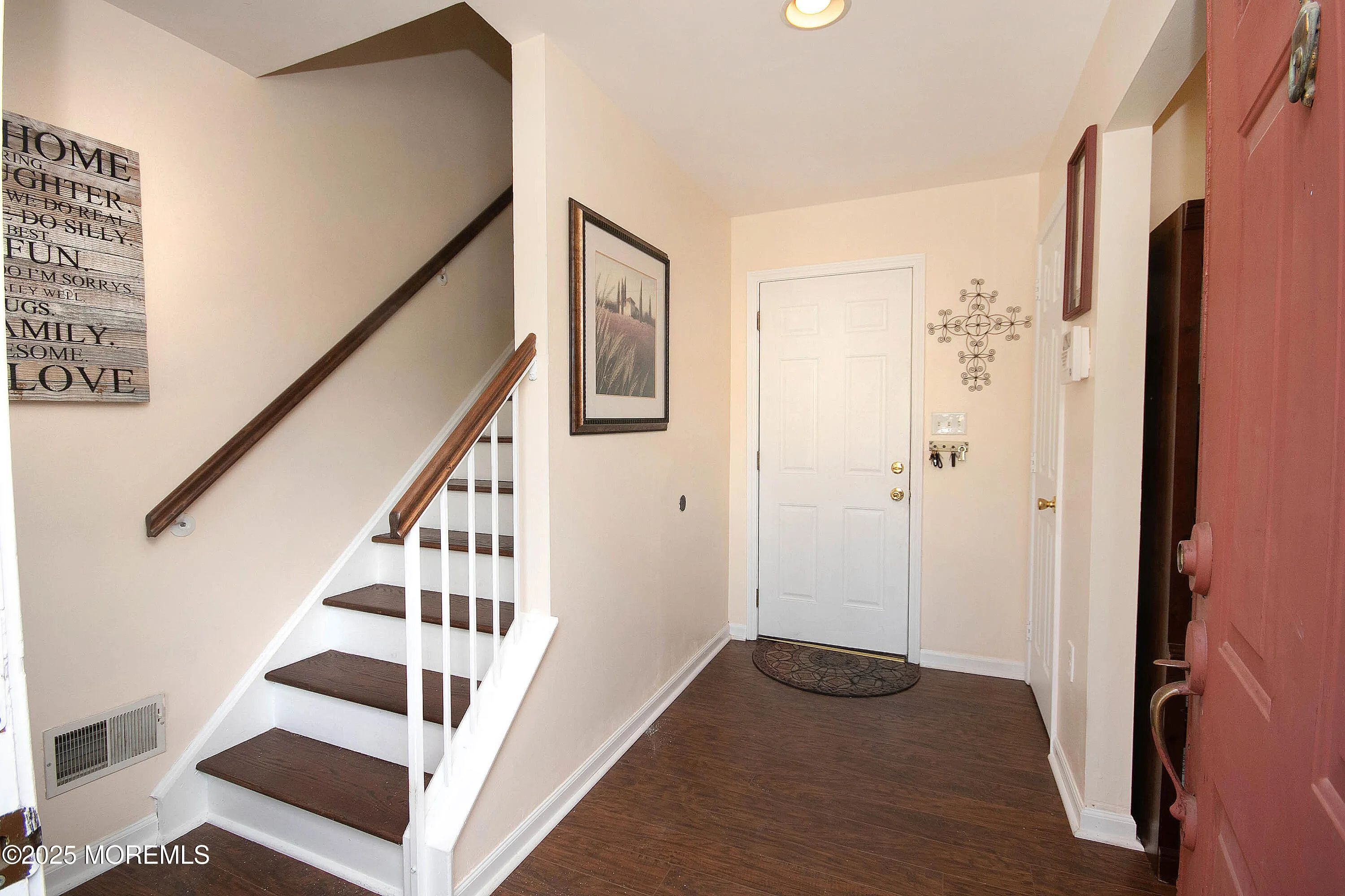 Sayreville, New Jersey 08859, United States, 3 Bedrooms Bedrooms, ,3 BathroomsBathrooms,Residential,Active,114515