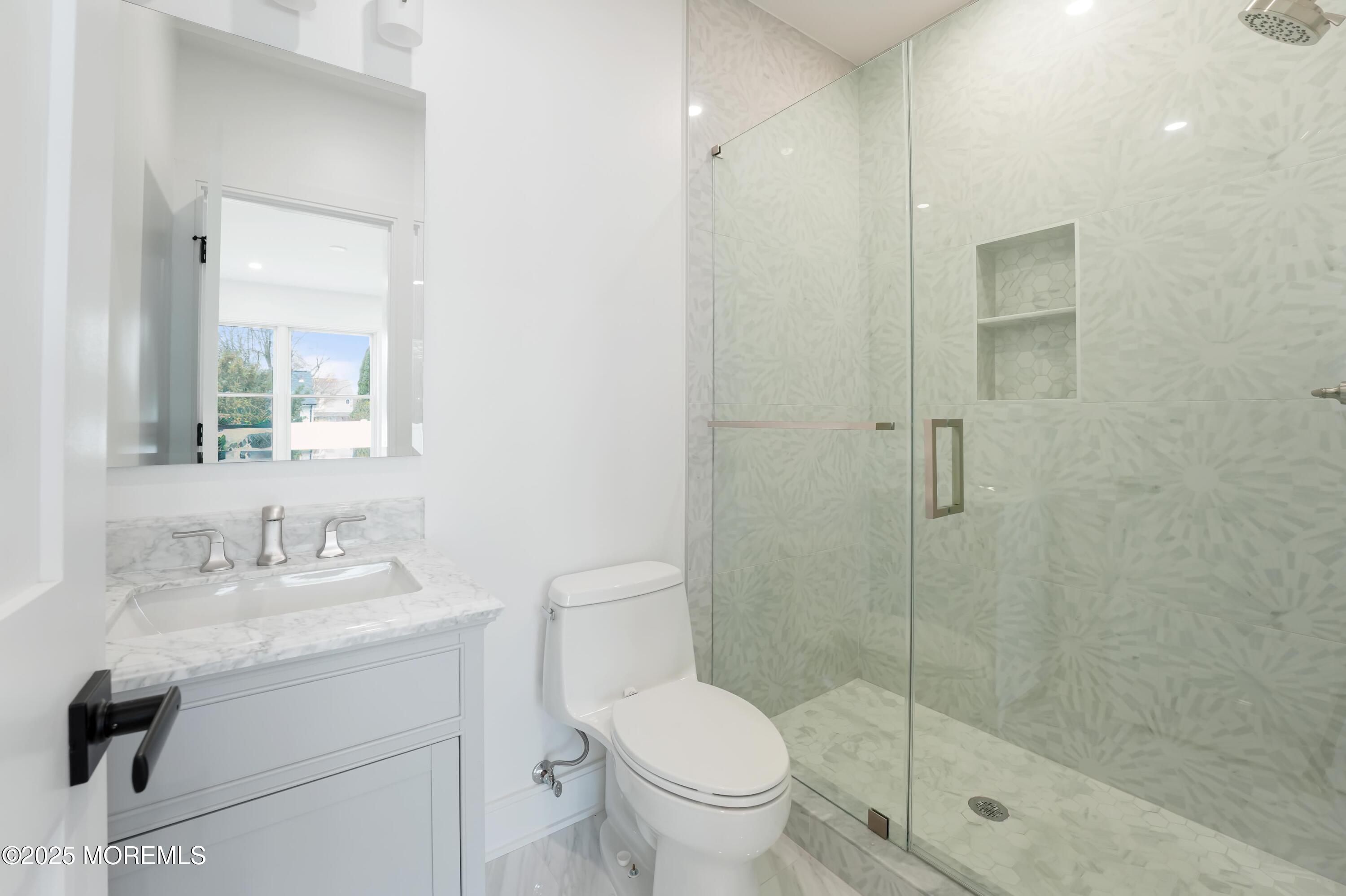 806 Arbor Road, Paramus, New Jersey image 24