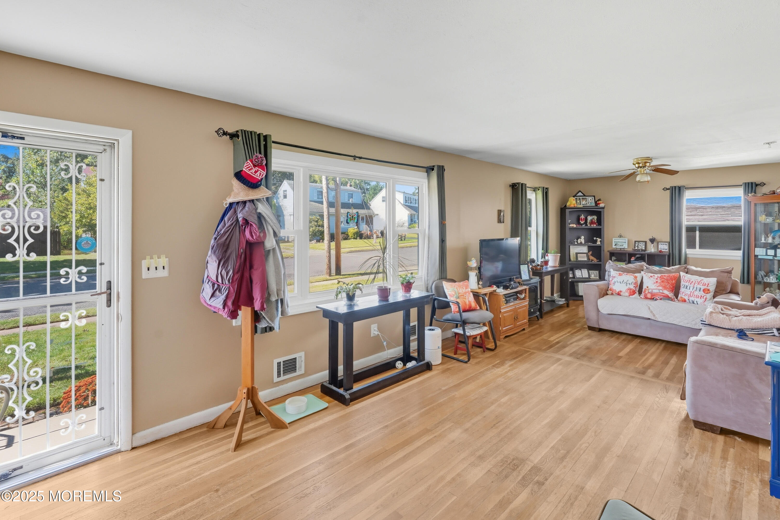 27 Runyon Avenue