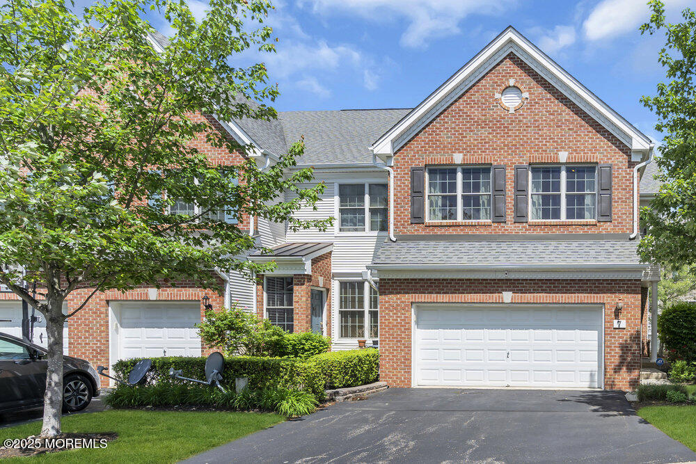 7 Hummingbird Drive, Manalapan, New Jersey image 2