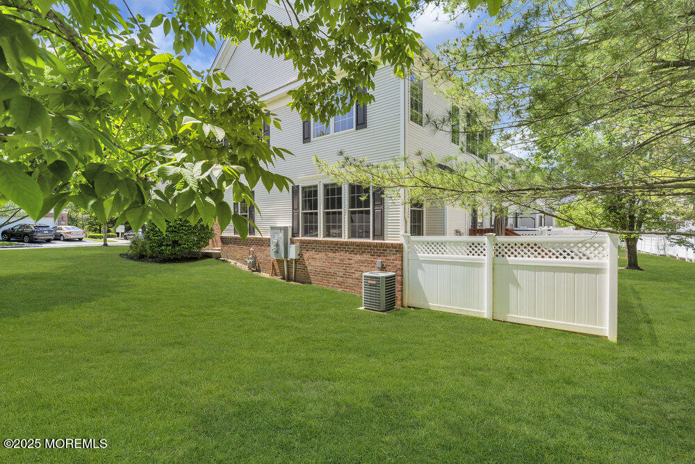 7 Hummingbird Drive, Manalapan, New Jersey image 36