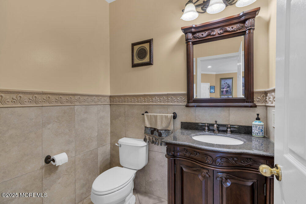 7 Hummingbird Drive, Manalapan, New Jersey image 18