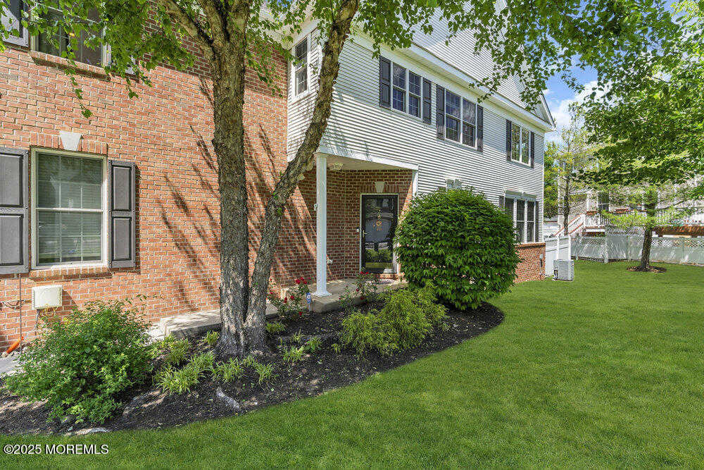 7 Hummingbird Drive, Manalapan, New Jersey image 3