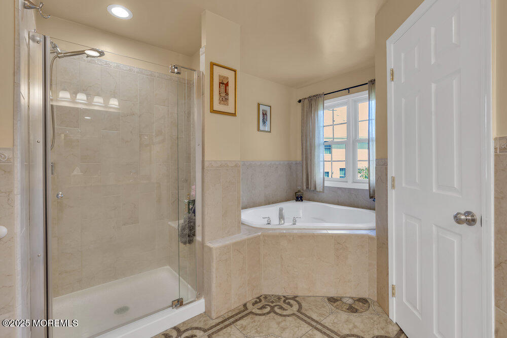 7 Hummingbird Drive, Manalapan, New Jersey image 26