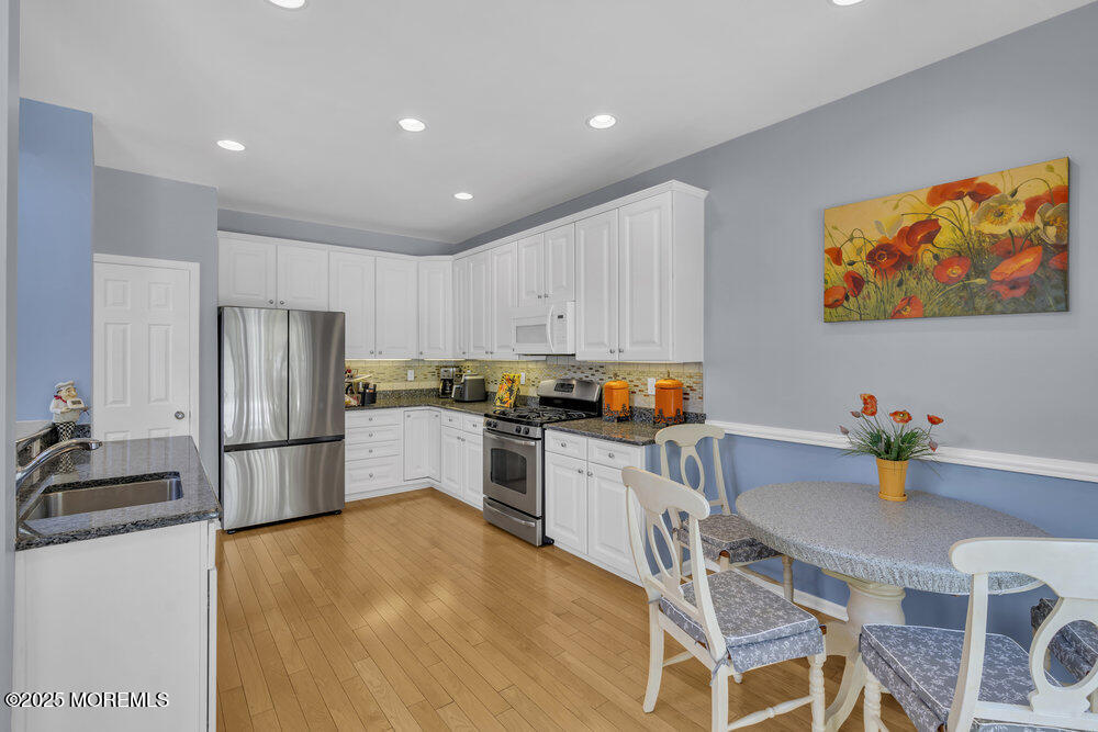 7 Hummingbird Drive, Manalapan, New Jersey image 17