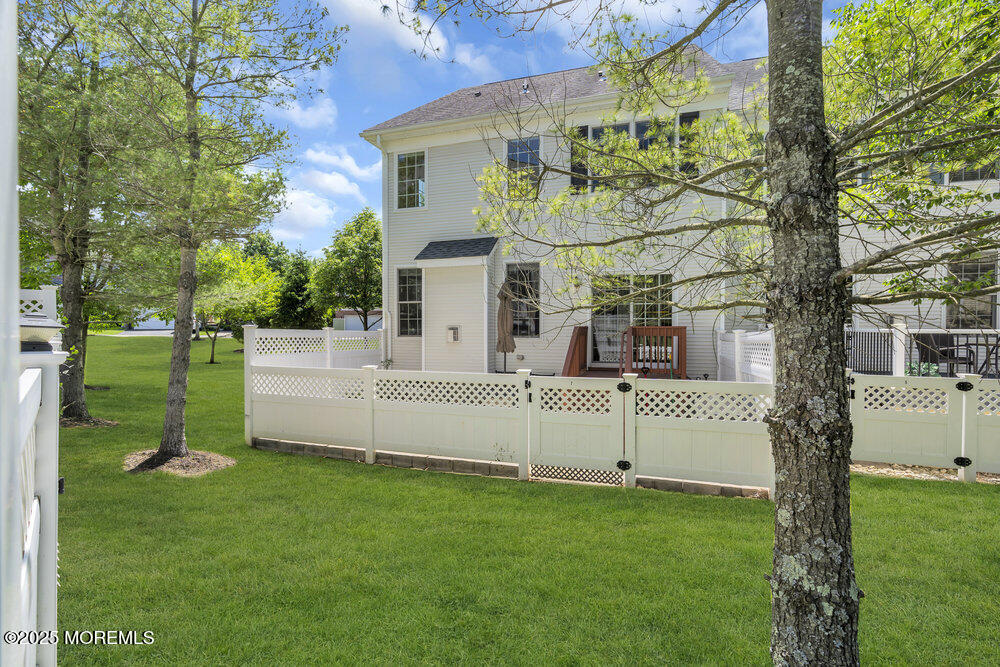 7 Hummingbird Drive, Manalapan, New Jersey image 37