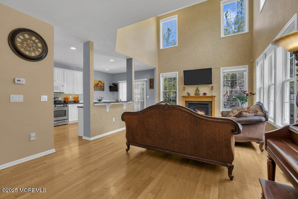 7 Hummingbird Drive, Manalapan, New Jersey image 5