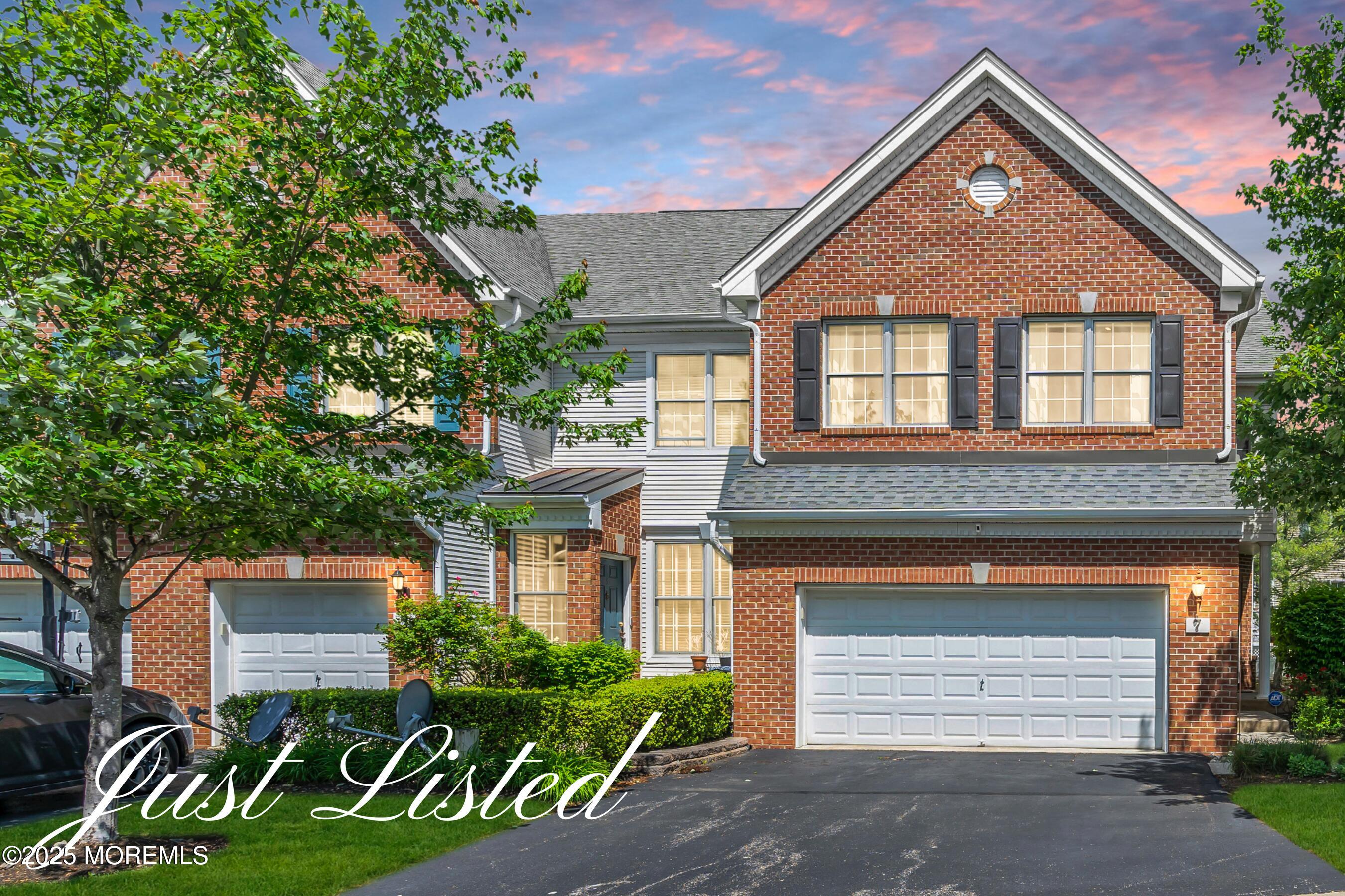 7 Hummingbird Drive, Manalapan, New Jersey image 1