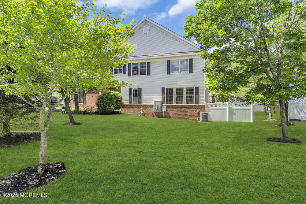 7 Hummingbird Drive, Manalapan, New Jersey image 38