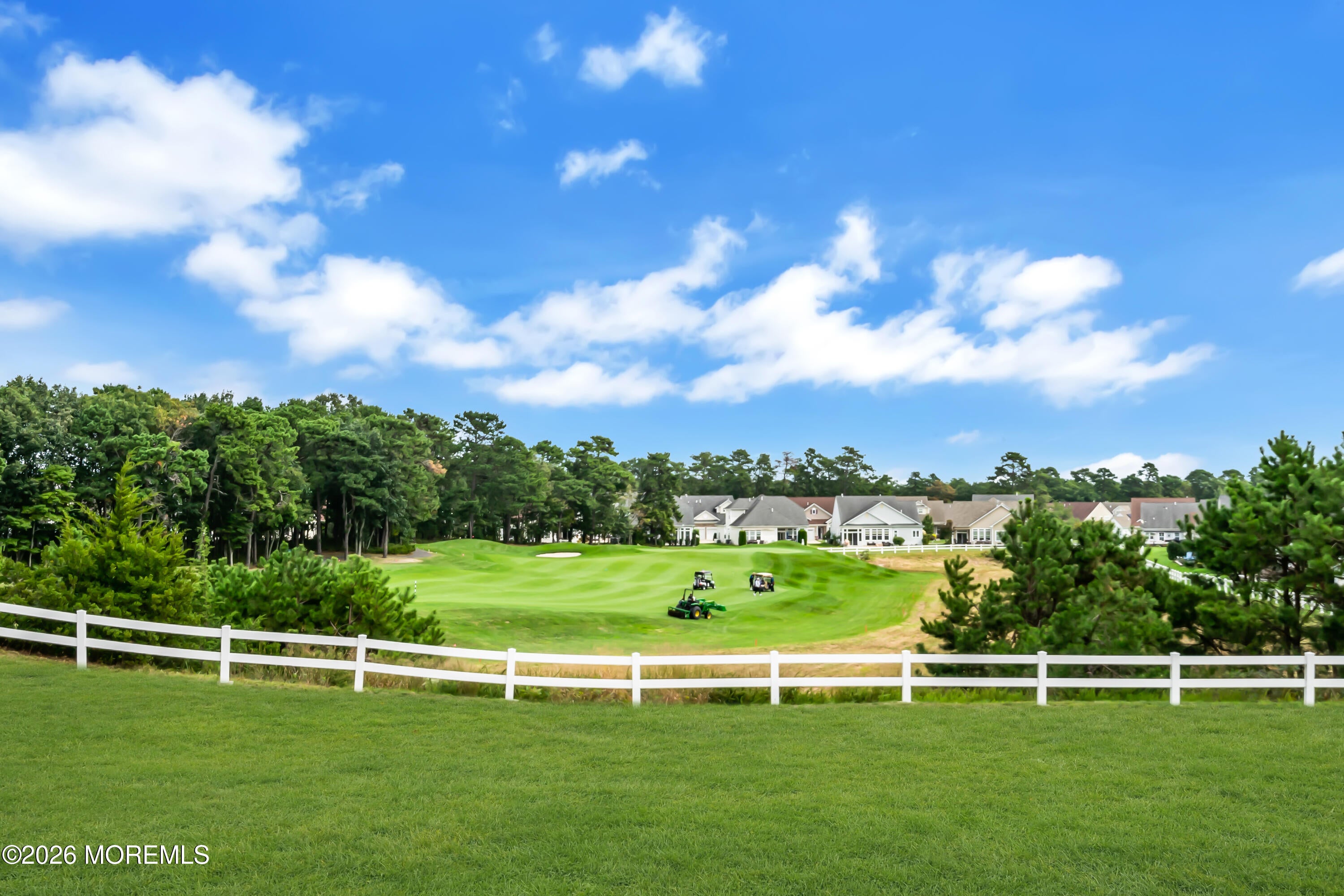 4 Bay Head Court