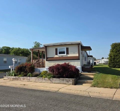 Mobile Home For Sale - 143 Starling Place<br/> Freehold, NJ 07728