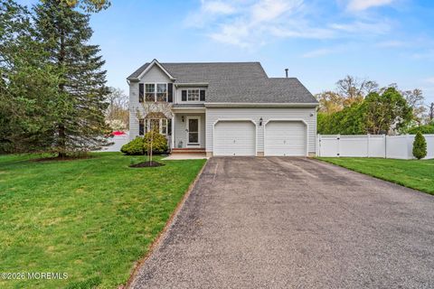 Photo of 981 Feathertree Drive, Toms River, NJ 08753 (MLS # 22610872)