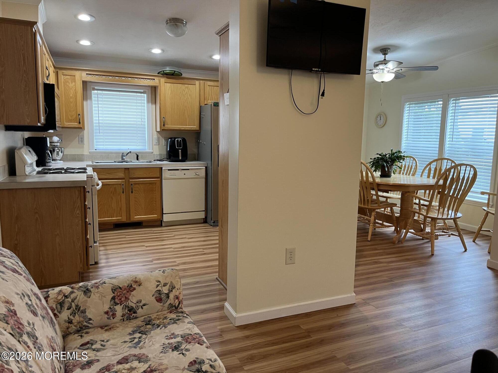 304 Kenwood Court