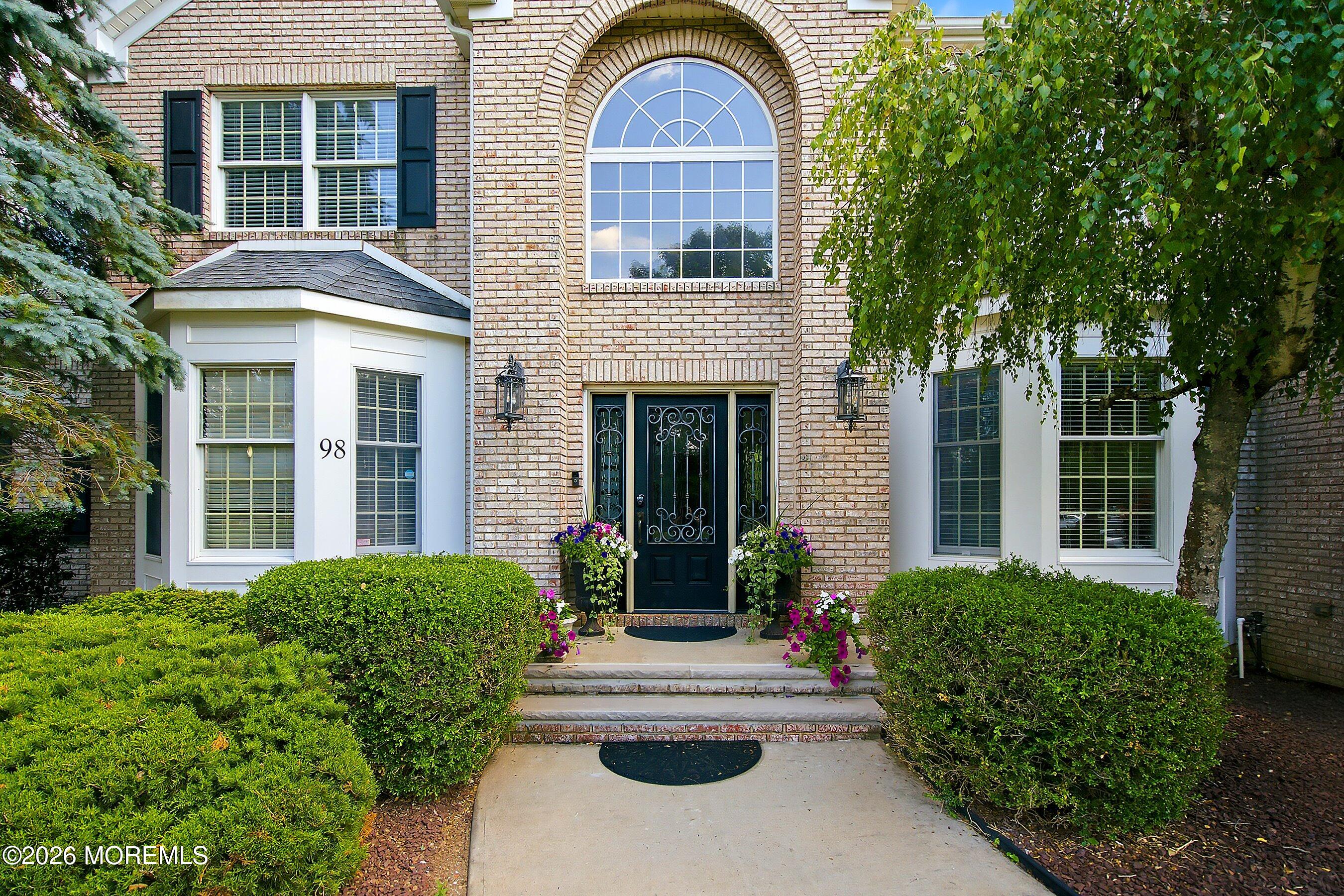 98 Summit Drive