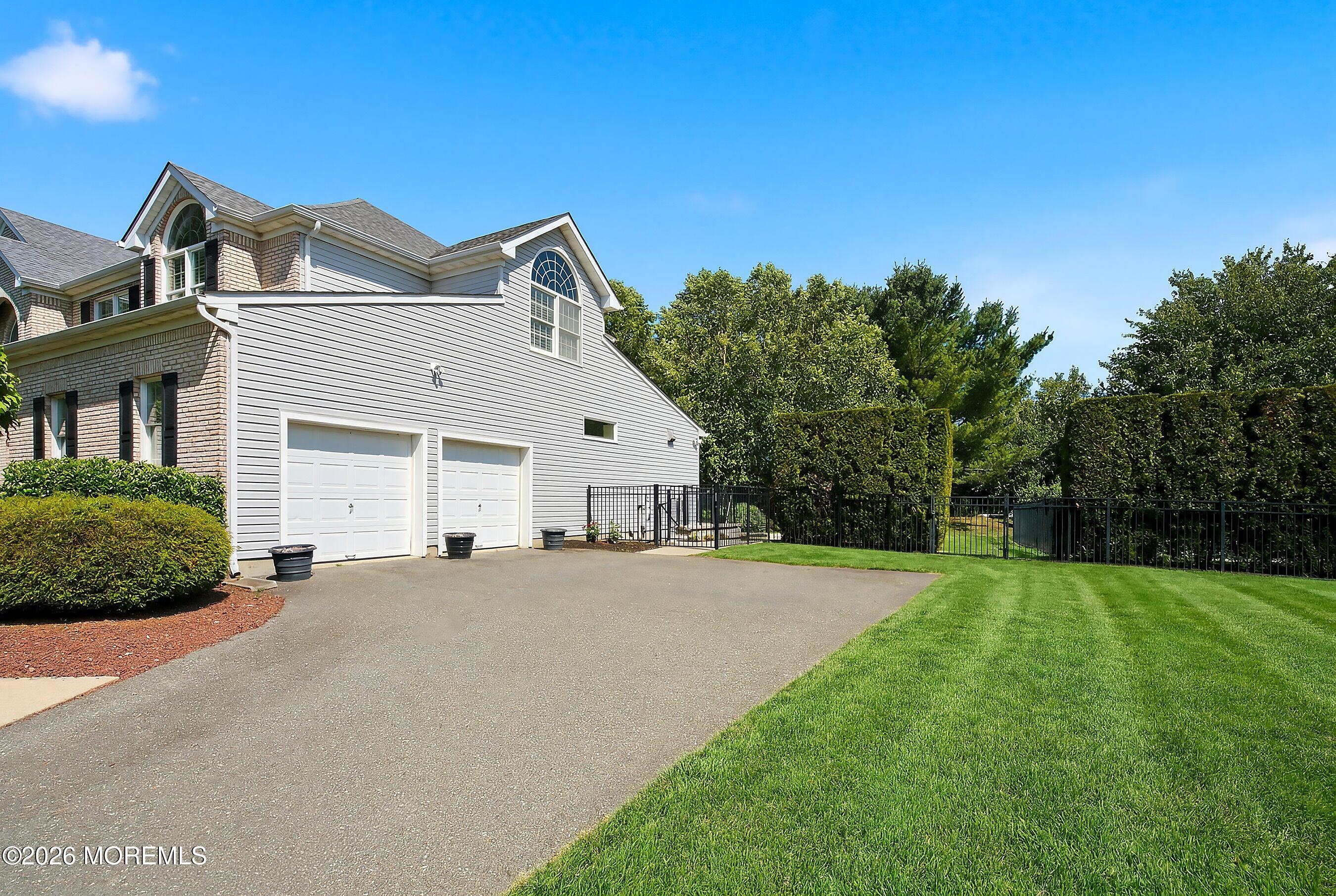 98 Summit Drive