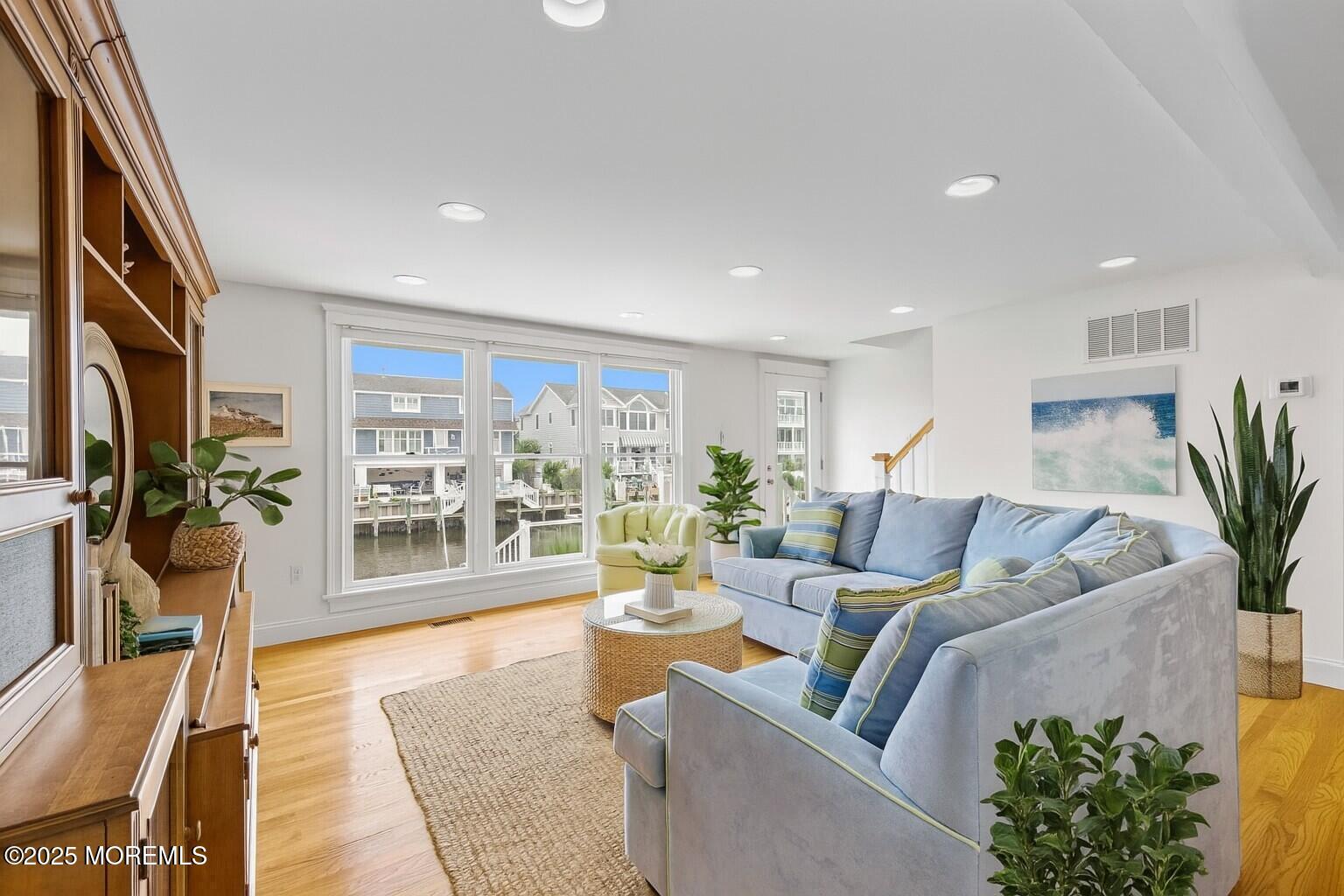 18 W Ryerson Lane