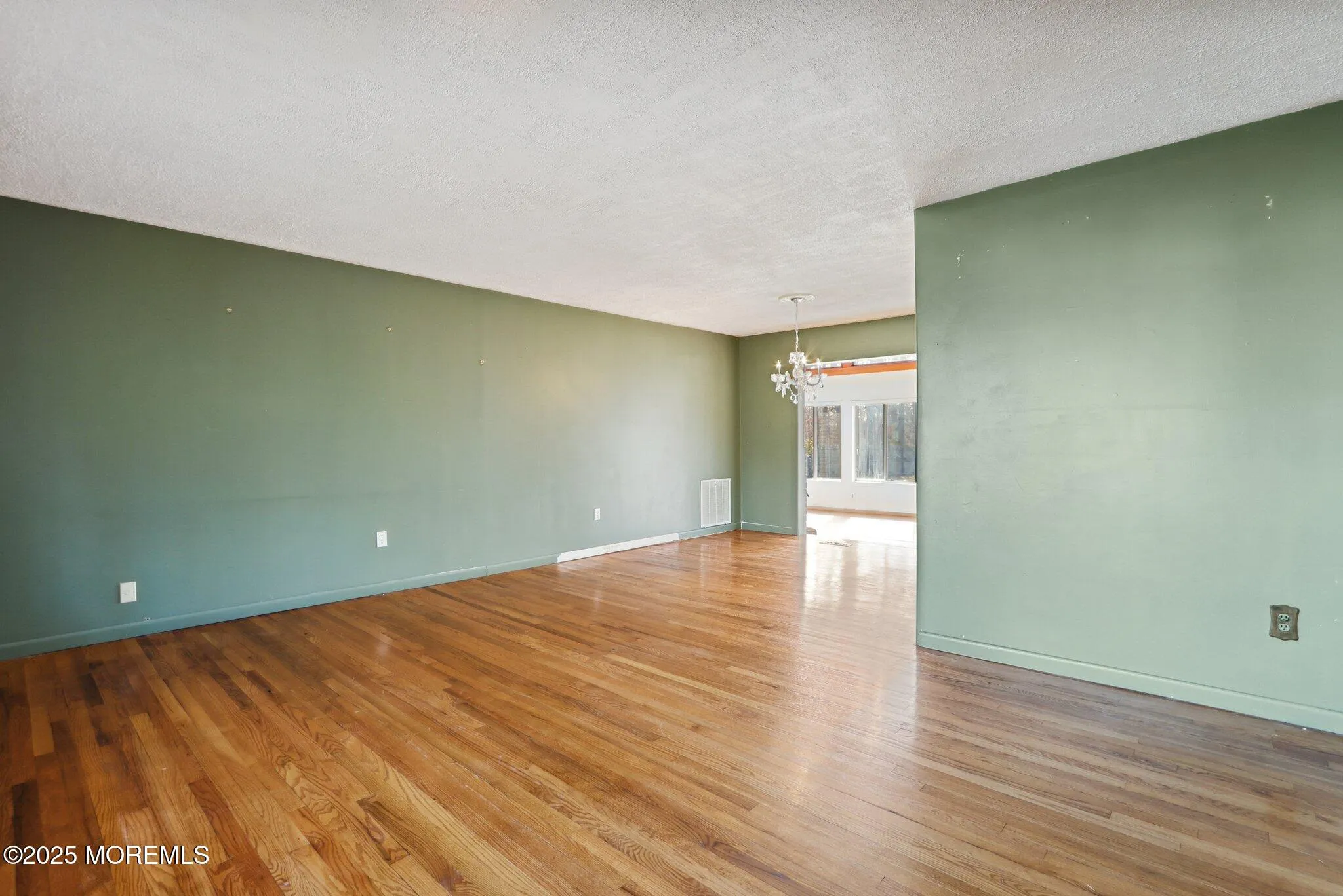 Jackson, New Jersey 08527, United States, 3 Bedrooms Bedrooms, ,1 BathroomBathrooms,Residential,Pending,5192