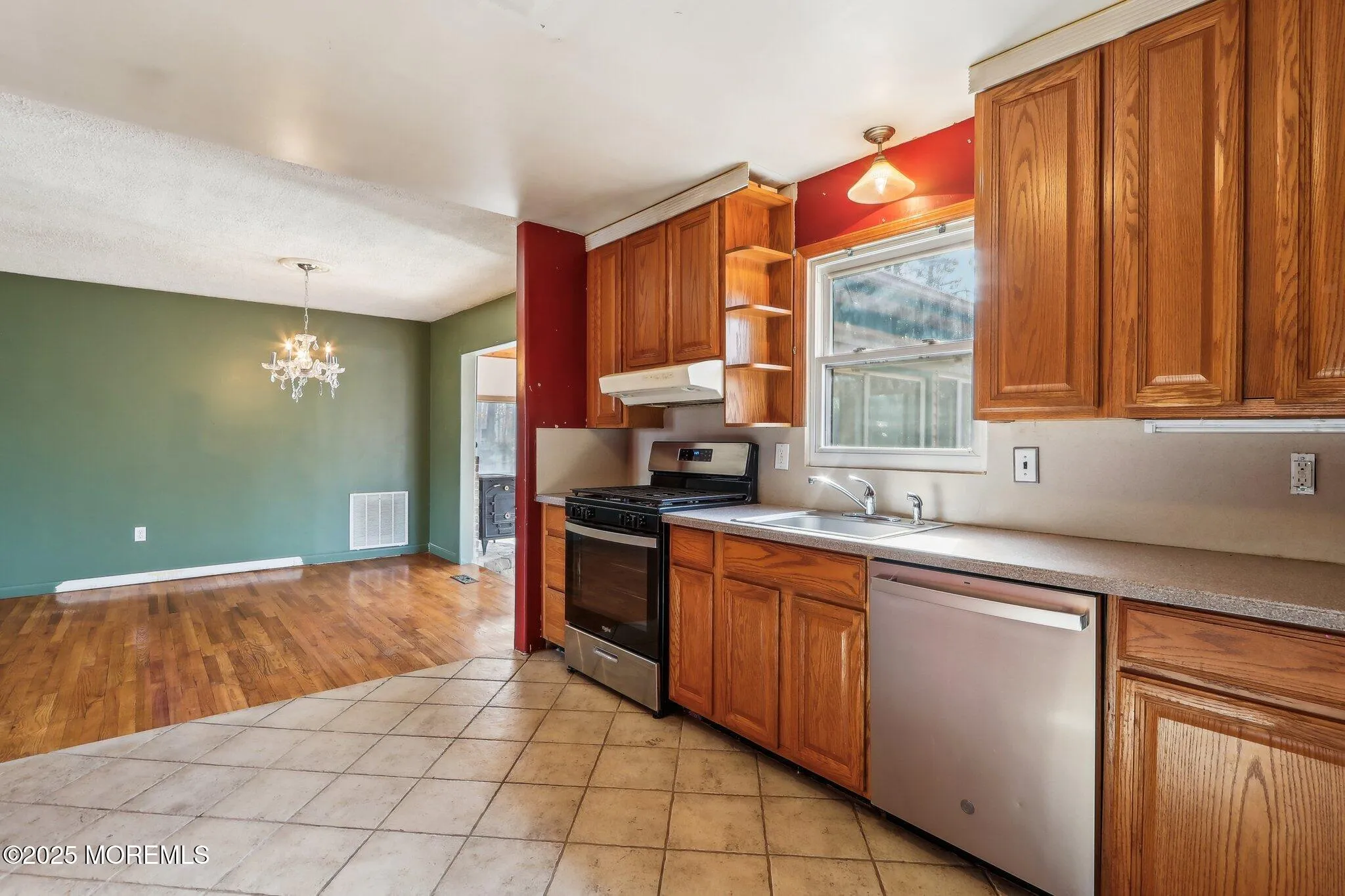 Jackson, New Jersey 08527, United States, 3 Bedrooms Bedrooms, ,1 BathroomBathrooms,Residential,Pending,5192