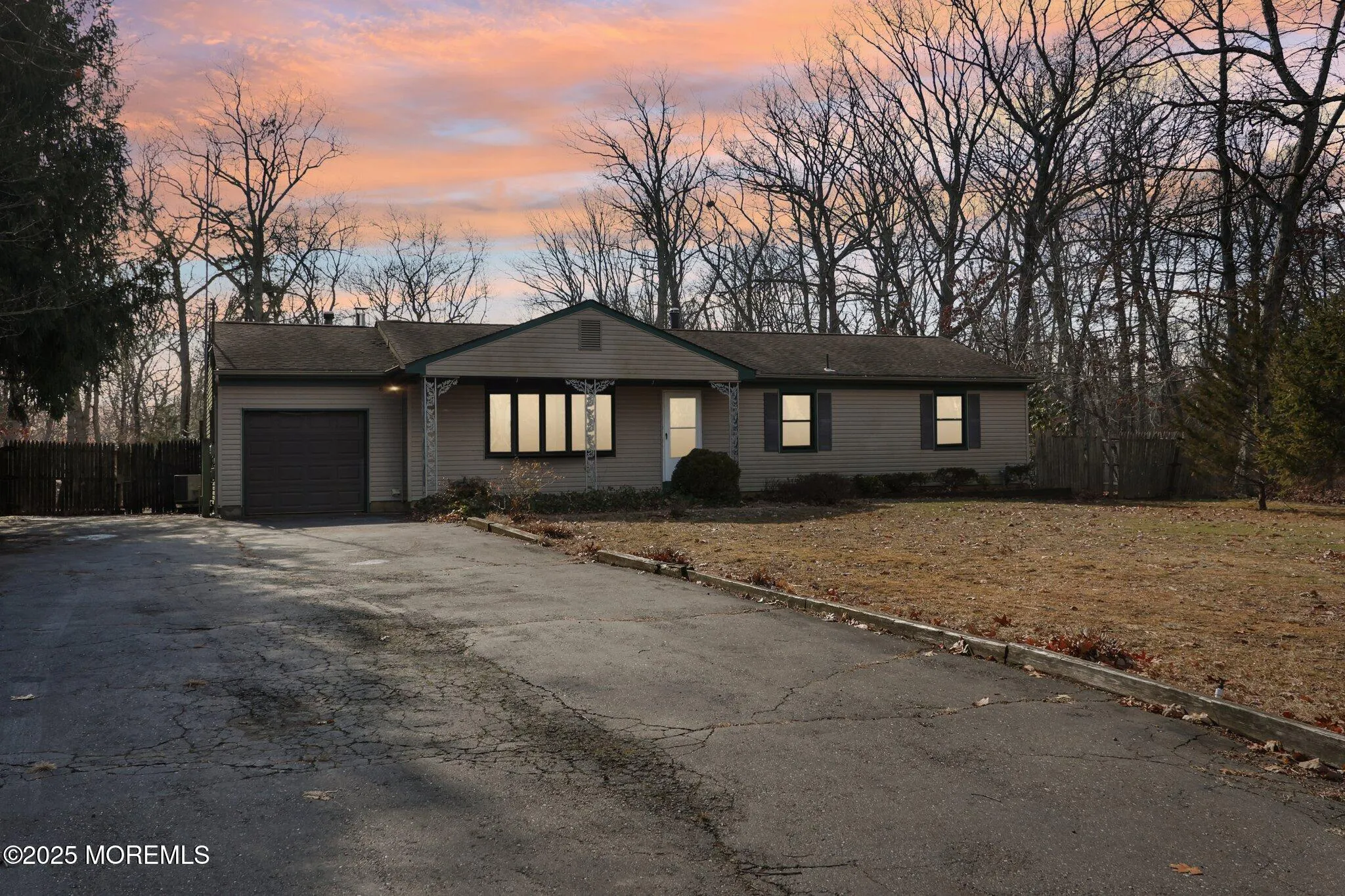 Jackson, New Jersey 08527, United States, 3 Bedrooms Bedrooms, ,1 BathroomBathrooms,Residential,Pending,5192