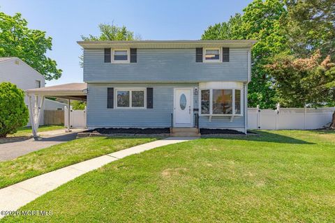 Homes For Sale - 5 Scholer Drive<br/> Union Beach, NJ 07735