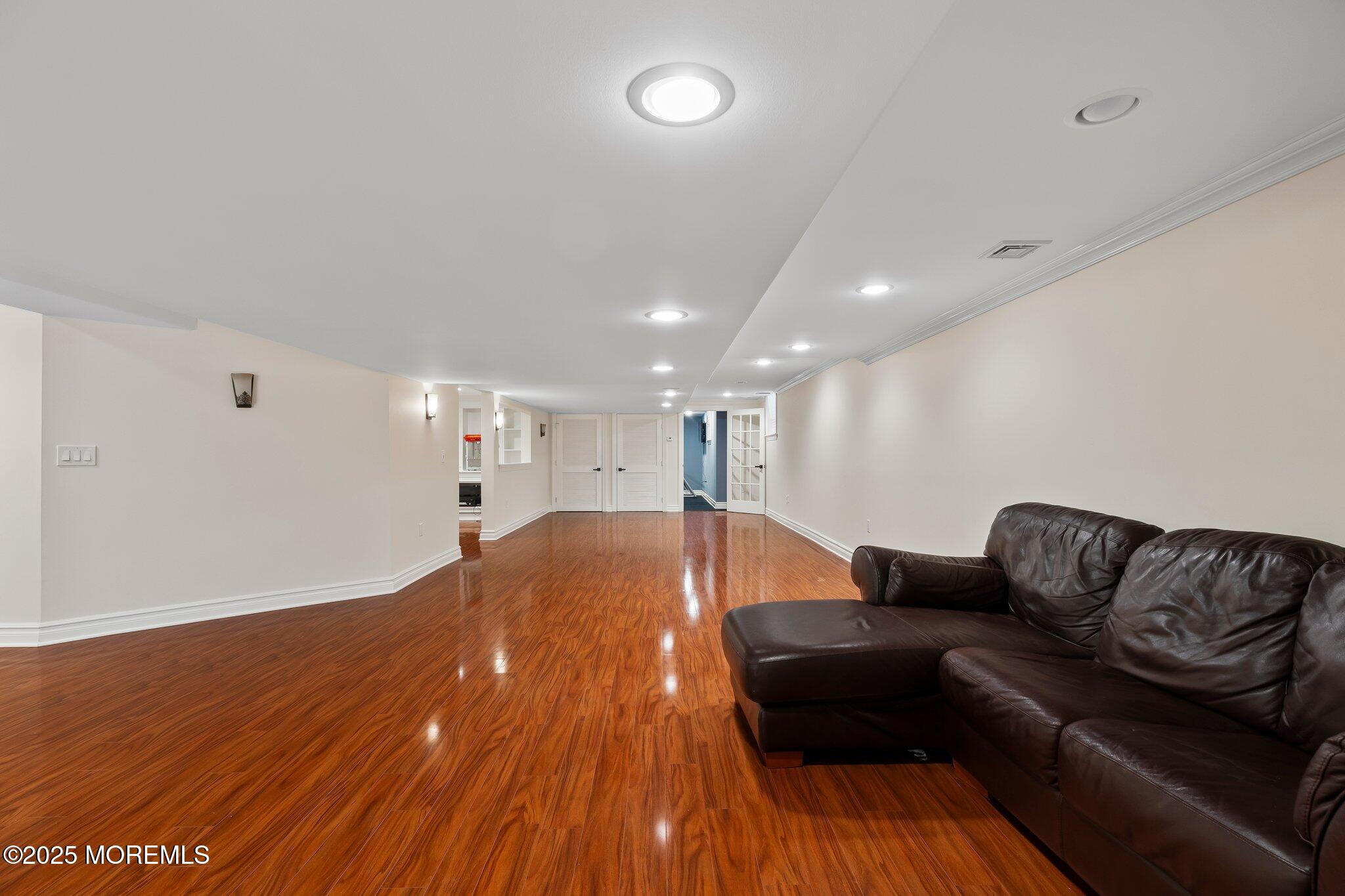 16 Huxley Court, Marlboro, New Jersey image 44