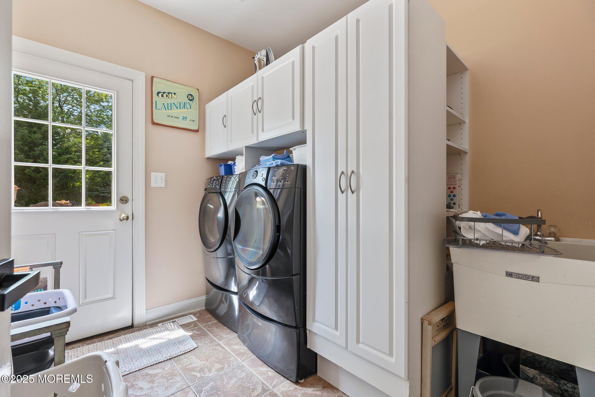 16 Huxley Court, Marlboro, New Jersey image 25