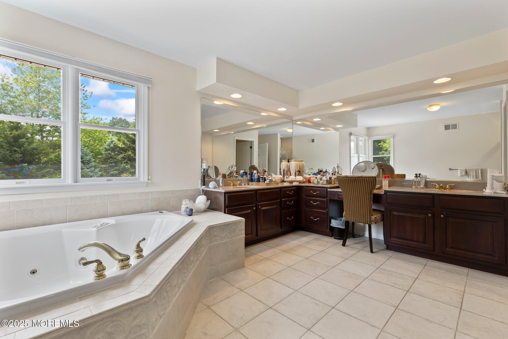16 Huxley Court, Marlboro, New Jersey image 40