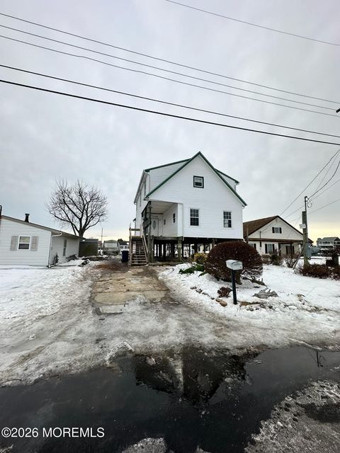 29 Lake Singleton Court Little Egg Harbor NJ 08087