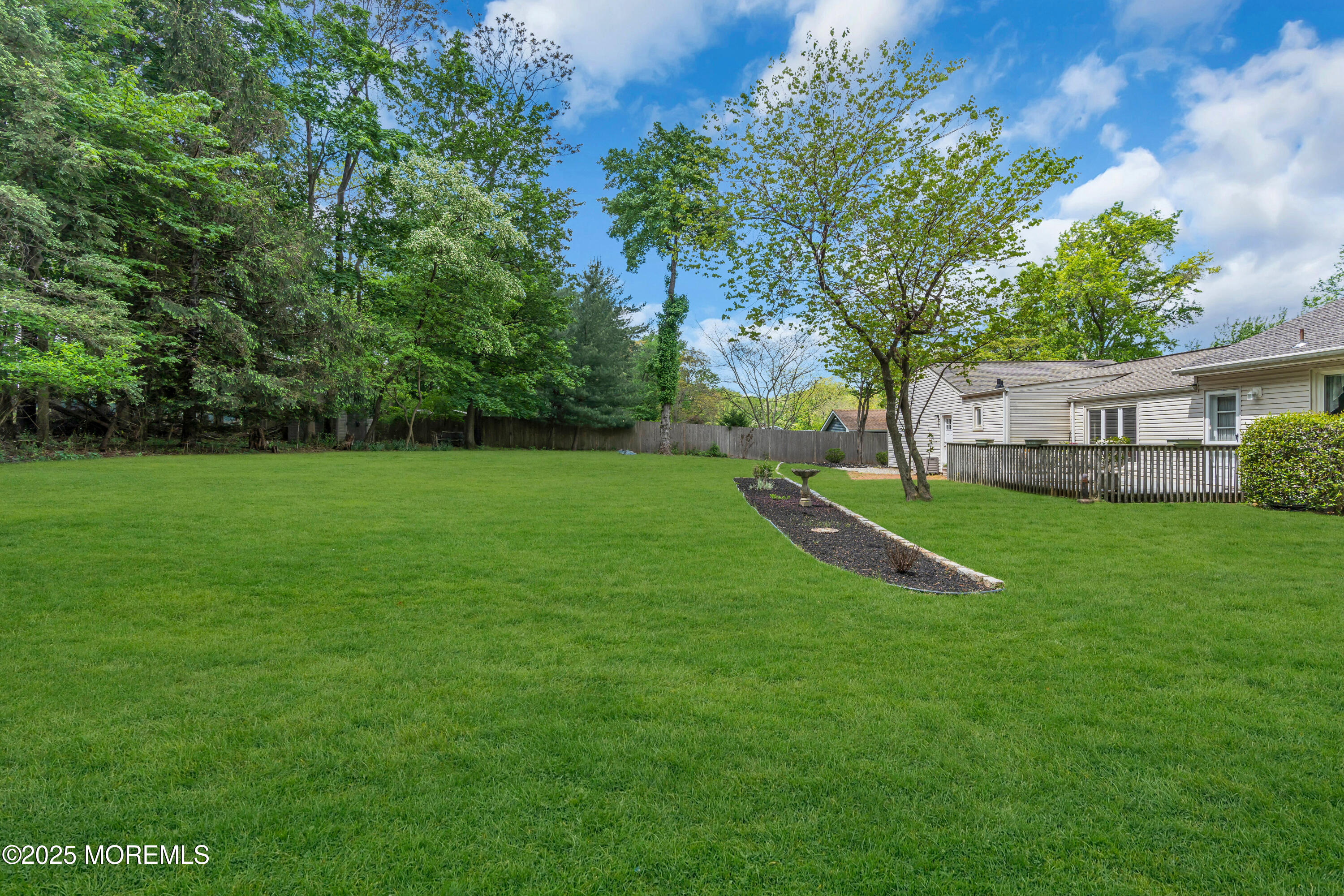 11 Westwood Drive, Lincroft, New Jersey image 38