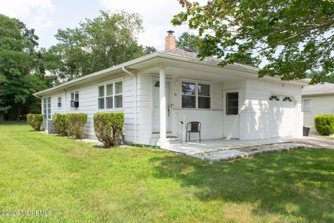 Homes For Sale - 50 Biabou Drive<br/> Toms River, NJ 08757