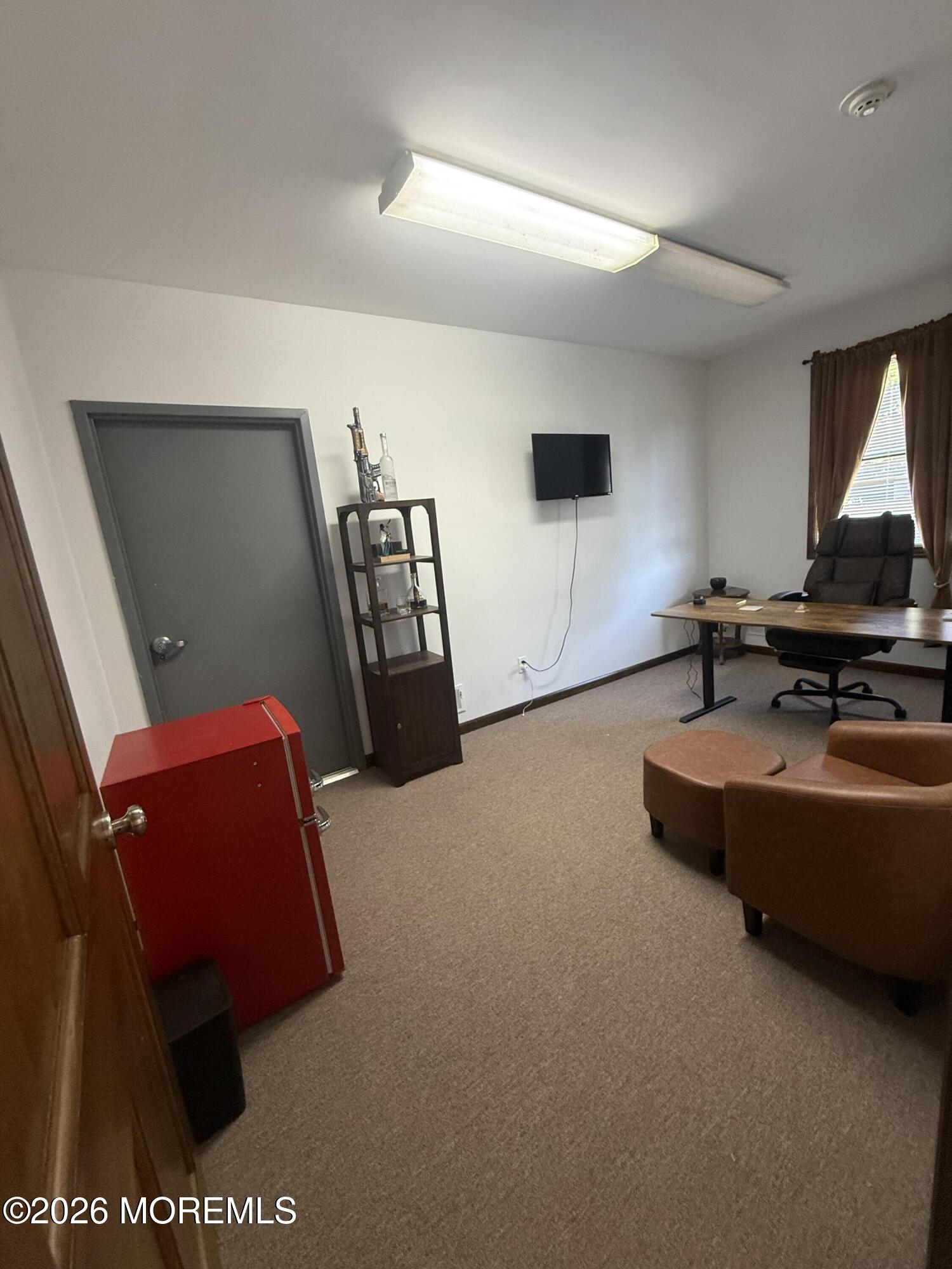 208 Maple Avenue Suite 4