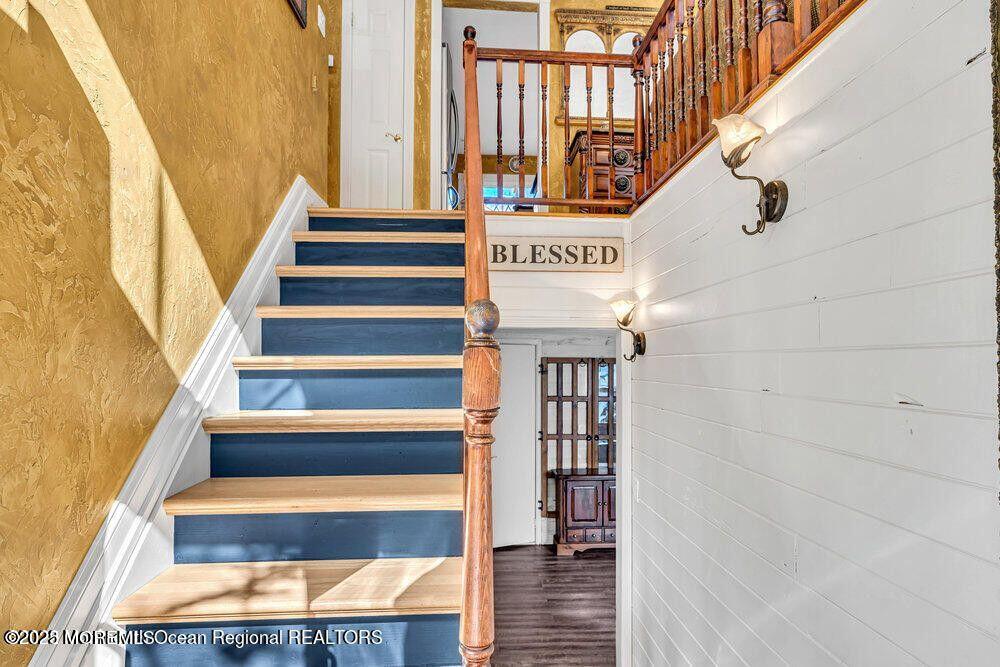 541 Frank Applegate Road