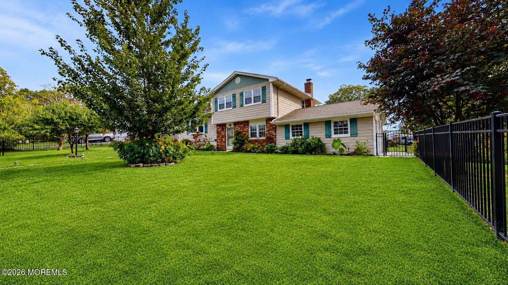 35 Redwood Drive