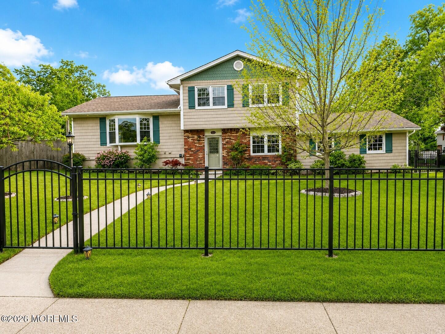 35 Redwood Drive