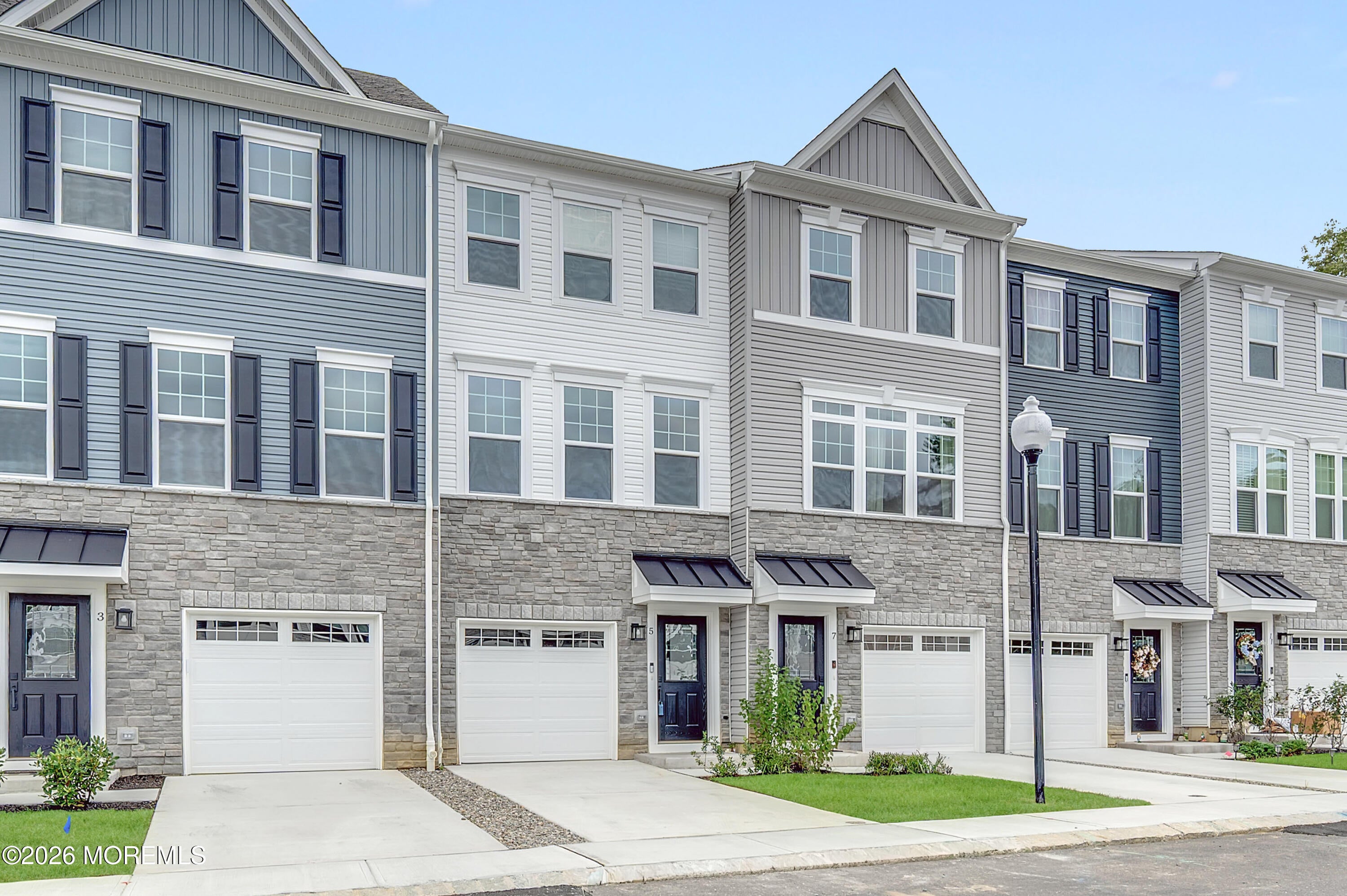 5 Pelham Ln