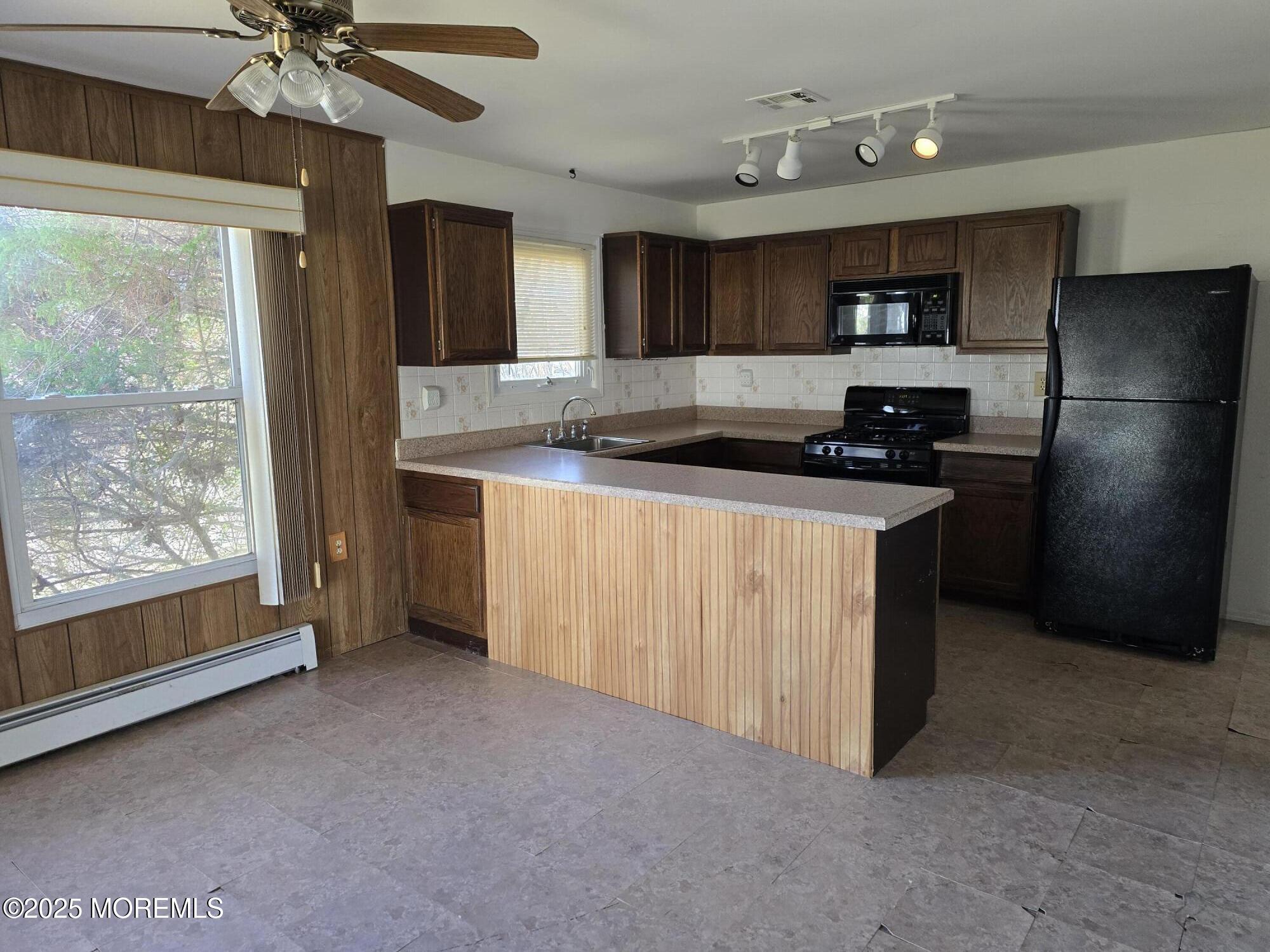 14 Banning Court, Toms River, New Jersey image 4