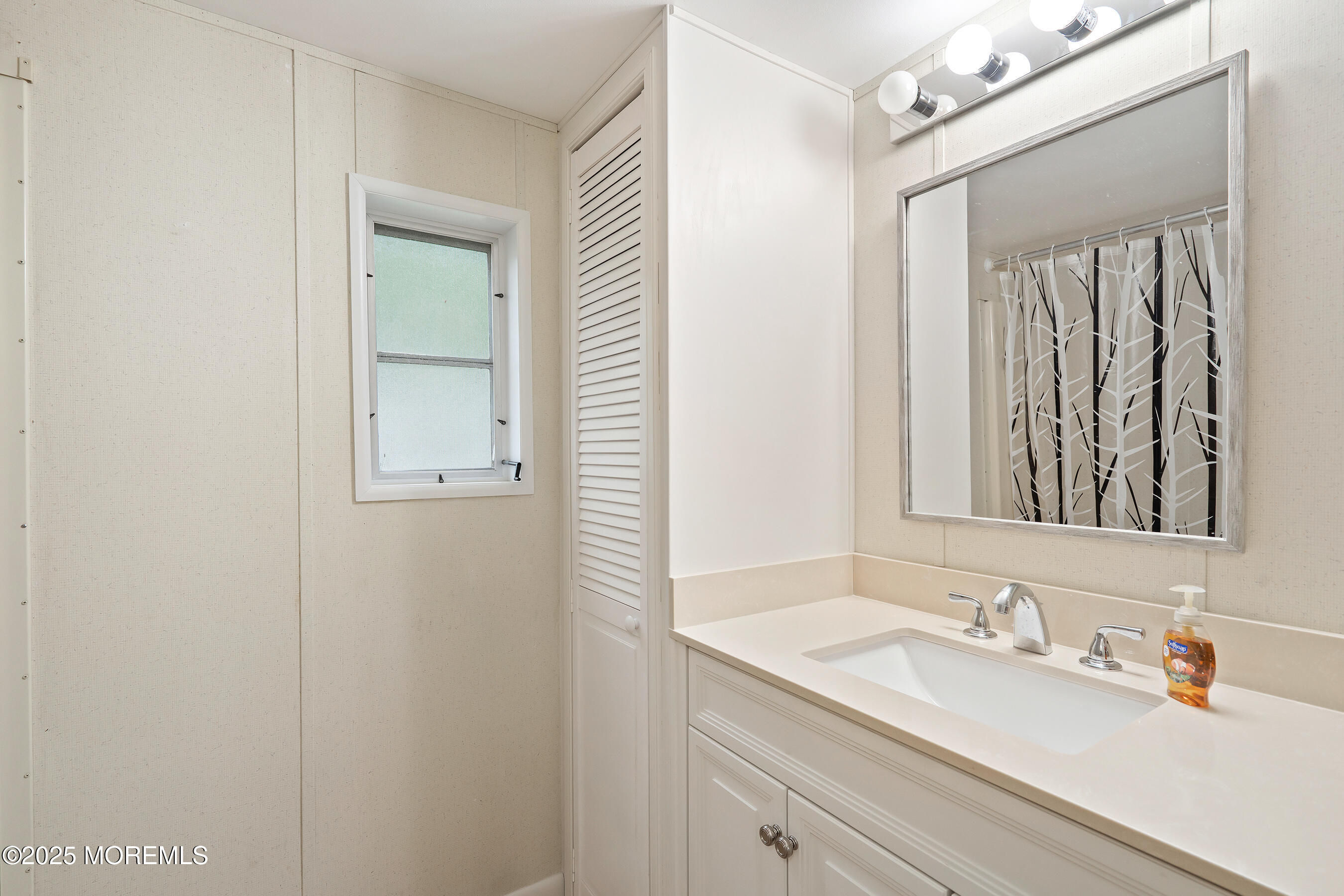 39 Marcia Memorial Circle, Jackson, New Jersey image 12