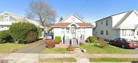 Homes For Sale - 44 Drummond Avenue<br/> Red Bank, NJ 07701