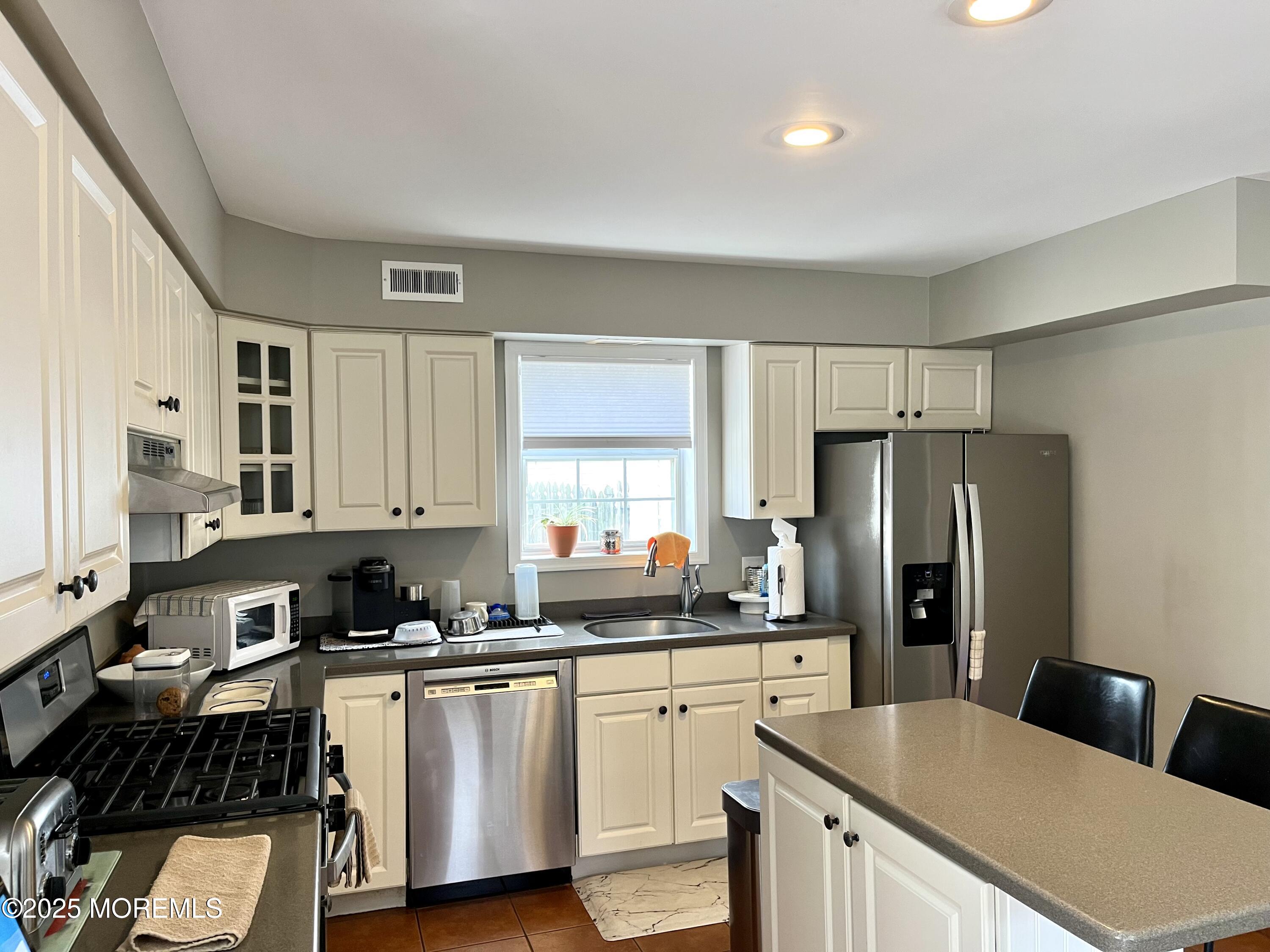 551 Revere Way, Galloway, New Jersey image 4