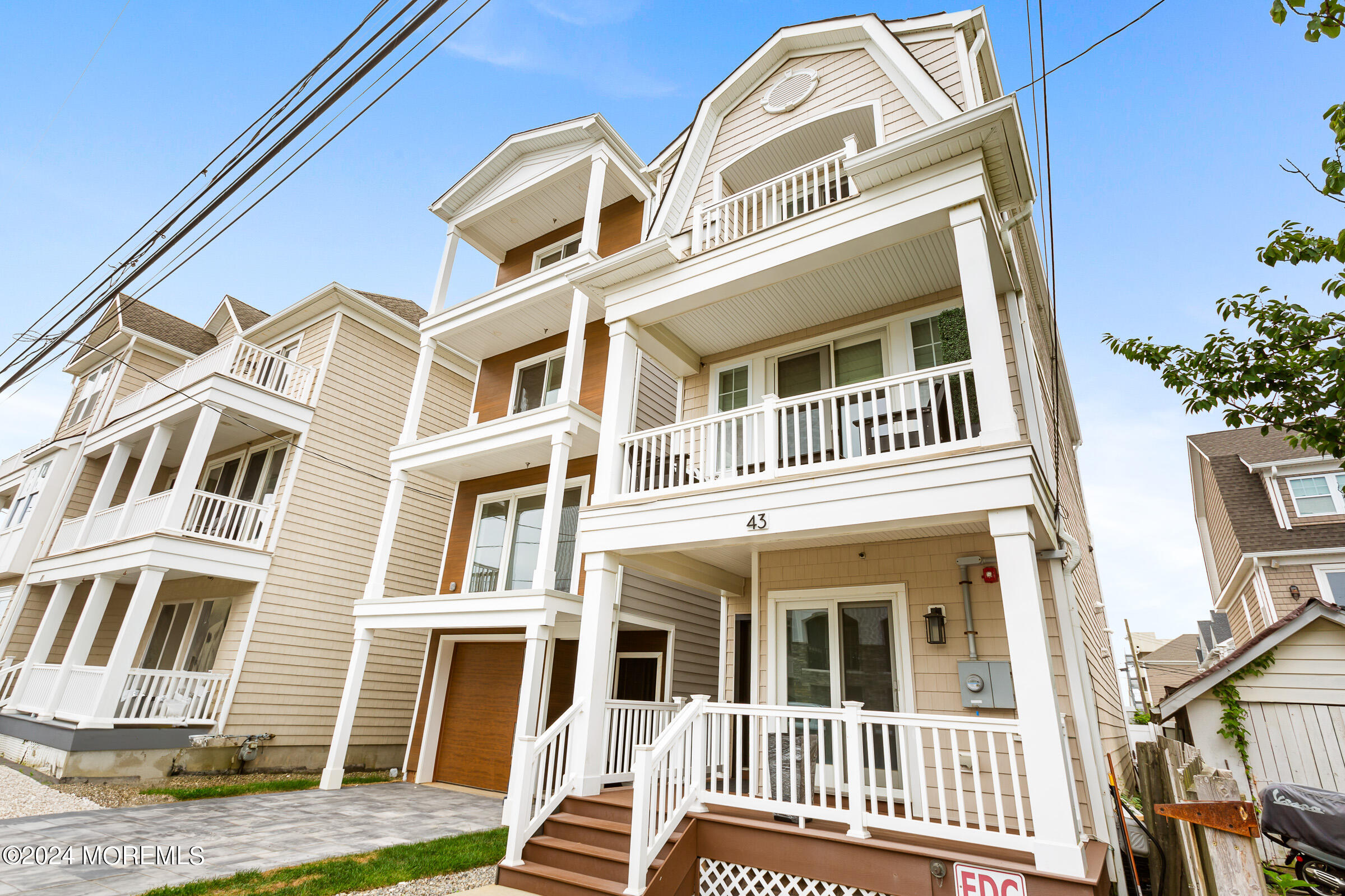 Long Branch, New Jersey 07740, United States, 4 Bedrooms Bedrooms, ,4 BathroomsBathrooms,Residential,Active,50828