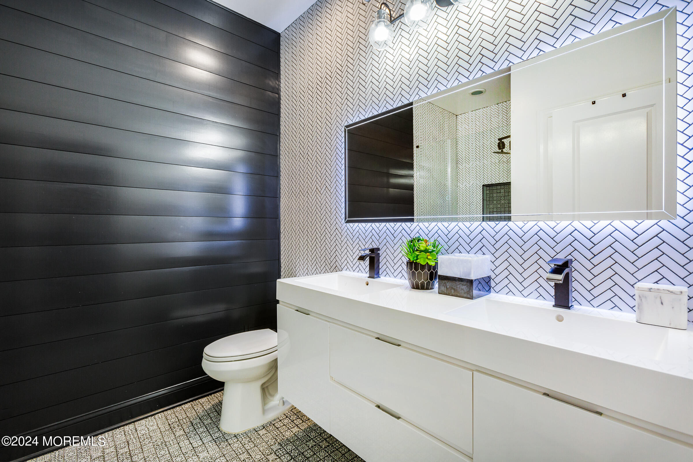 Long Branch, New Jersey 07740, United States, 4 Bedrooms Bedrooms, ,4 BathroomsBathrooms,Residential,Active,50828