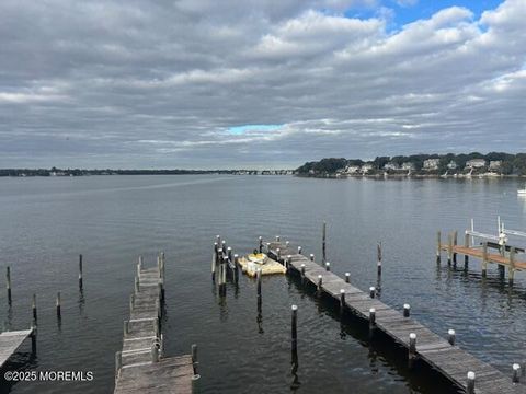 Photo of 1420 Summit Avenue, Toms River, NJ 08753 (MLS # 22531554)
