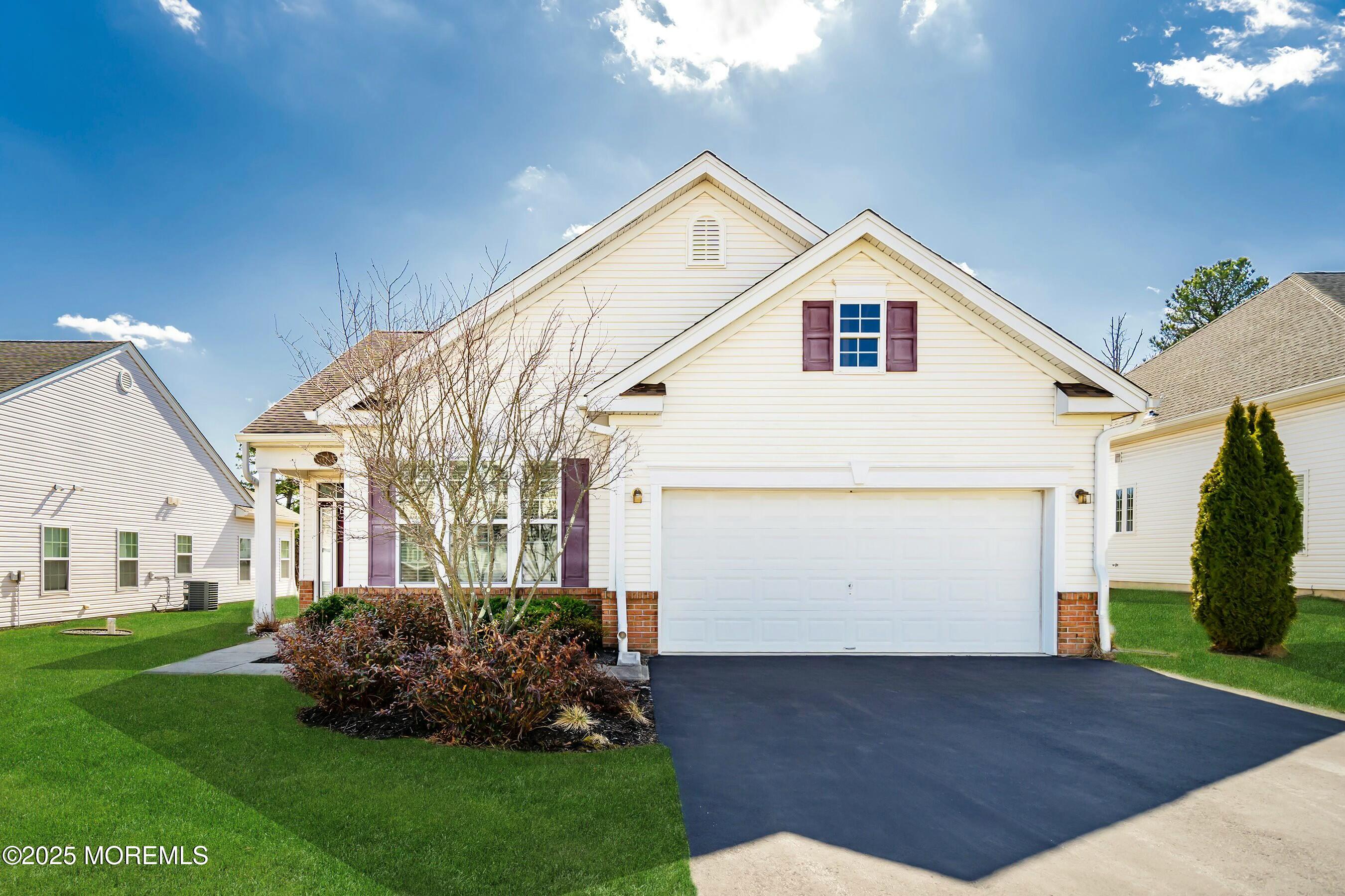 47 Honeysuckle Drive, Manahawkin, New Jersey image 1