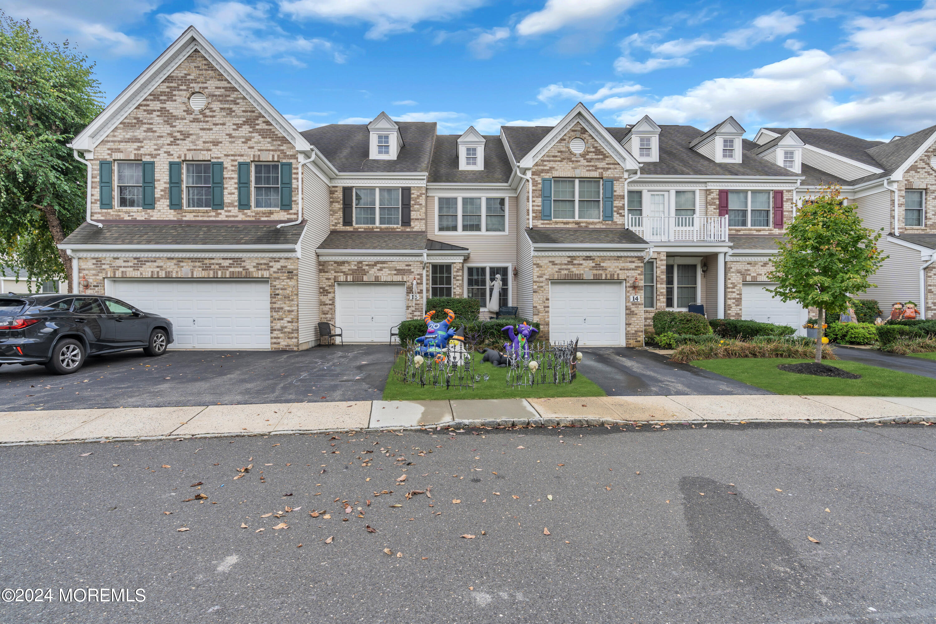 16 Chatsworth Road, Manalapan, New Jersey image 3