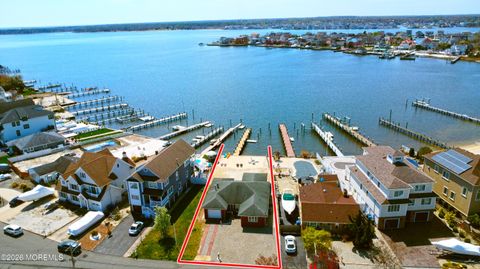 Photo of 149 Pinewood Road, Toms River, NJ 08753 (MLS # 22610371)