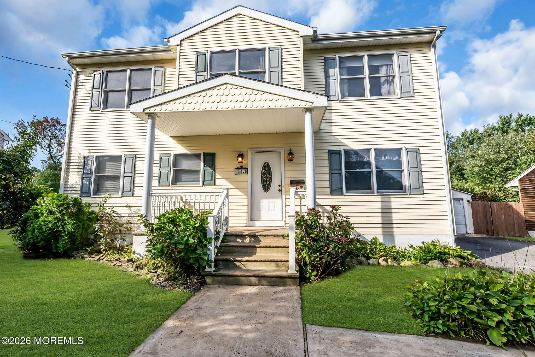 652 Brookside Drive