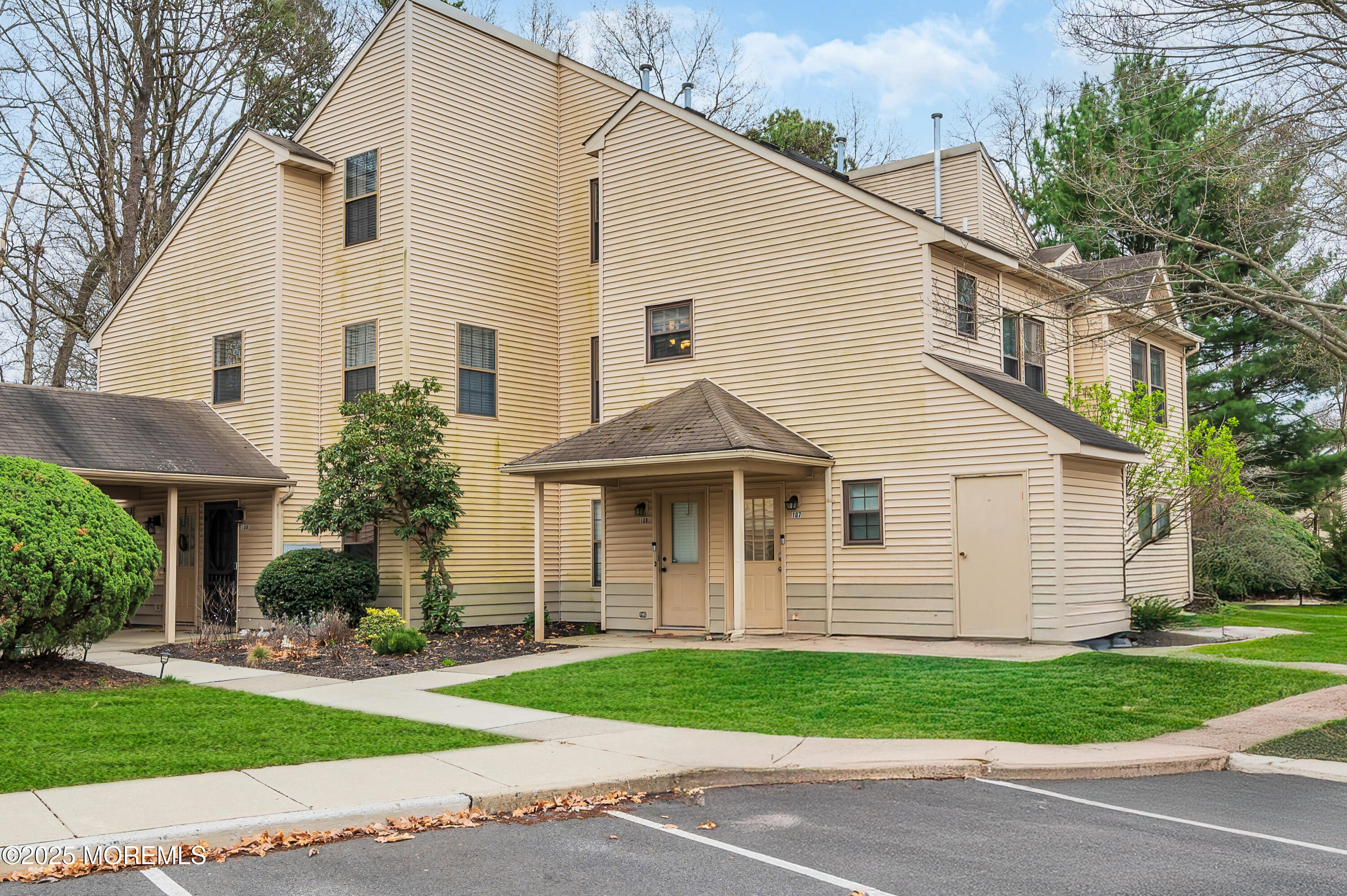 107 Daffodil Drive, Jackson, New Jersey image 2