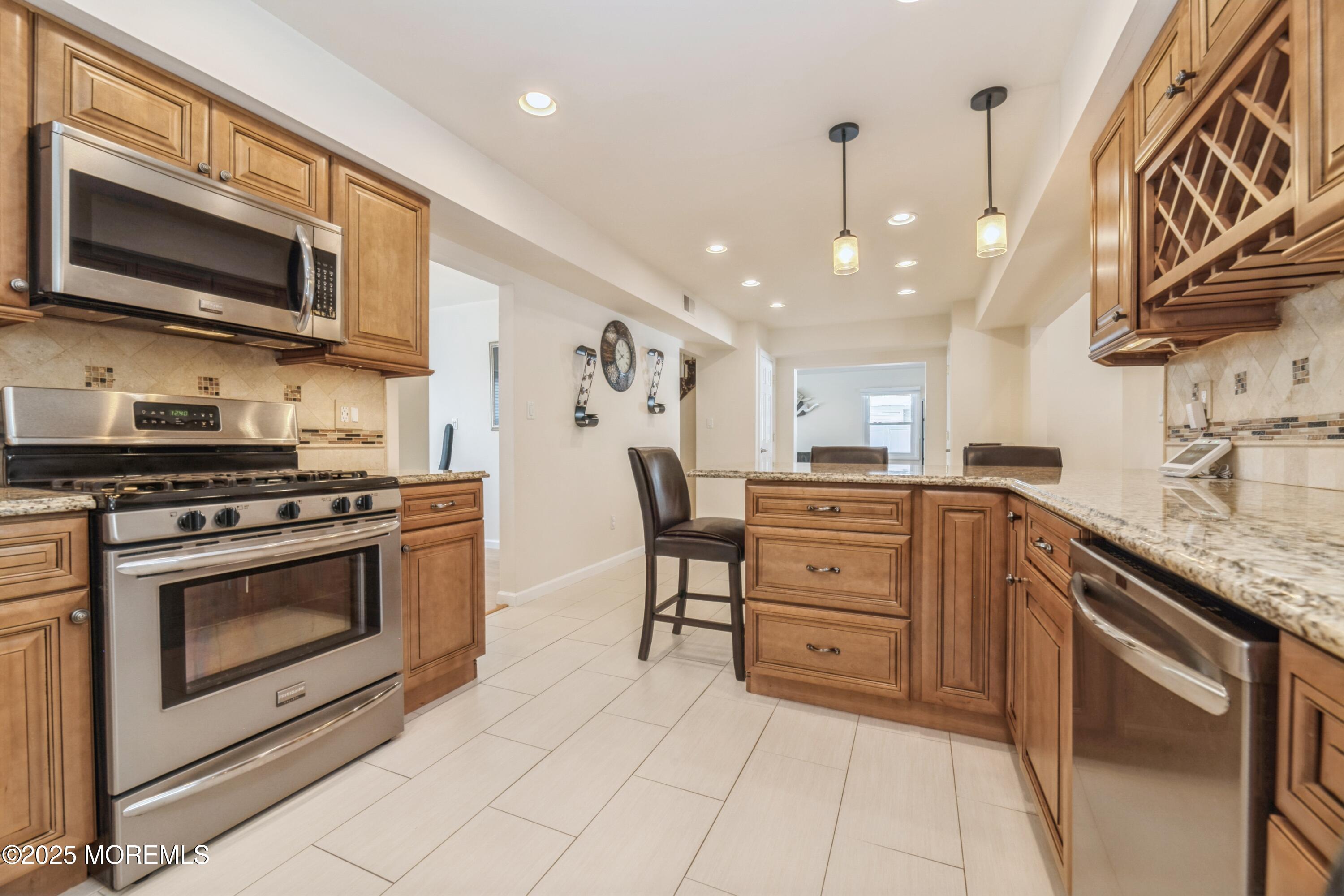 30 Courtland Lane, Aberdeen, New Jersey image 7