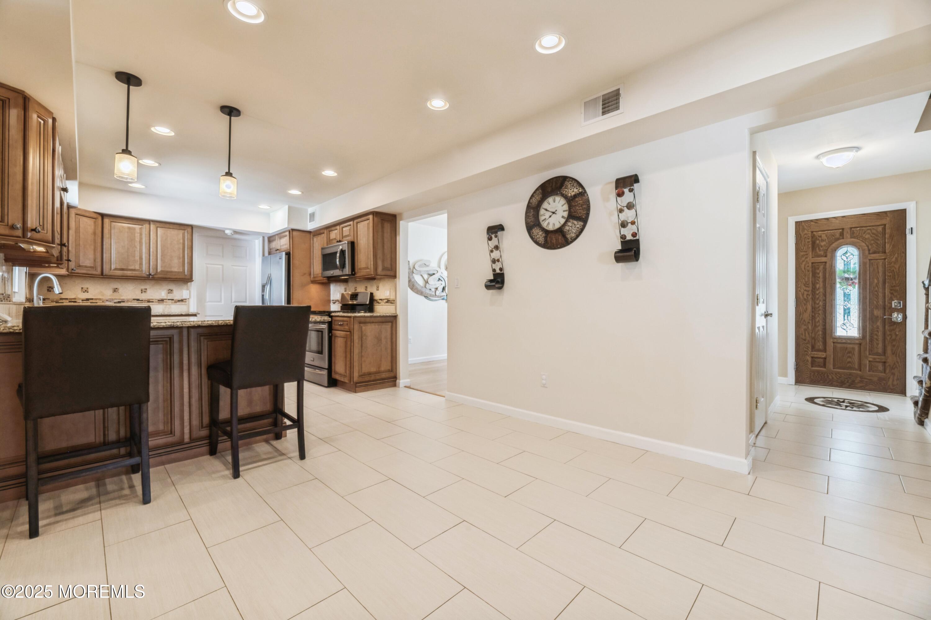 30 Courtland Lane, Aberdeen, New Jersey image 6