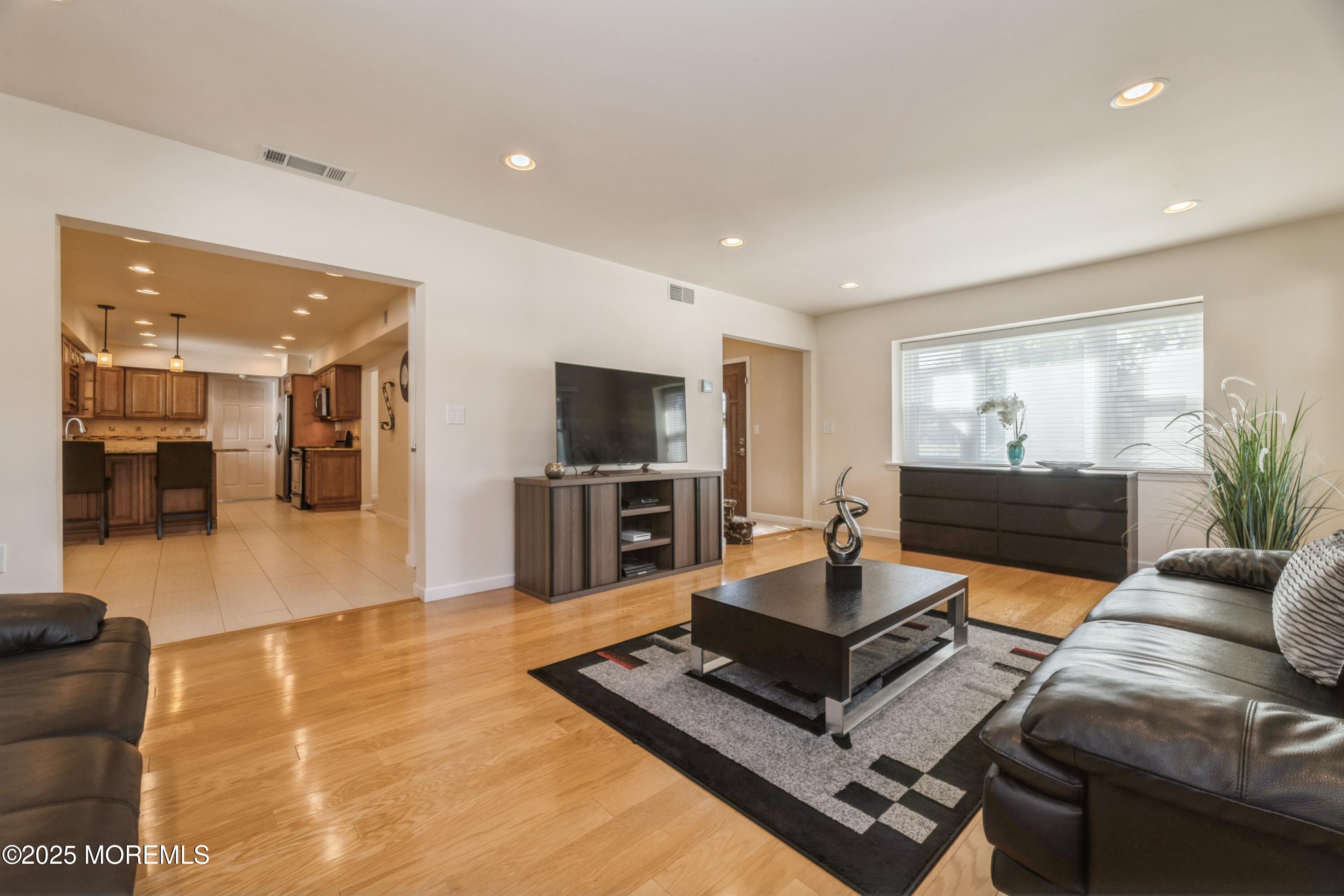30 Courtland Lane, Aberdeen, New Jersey image 5